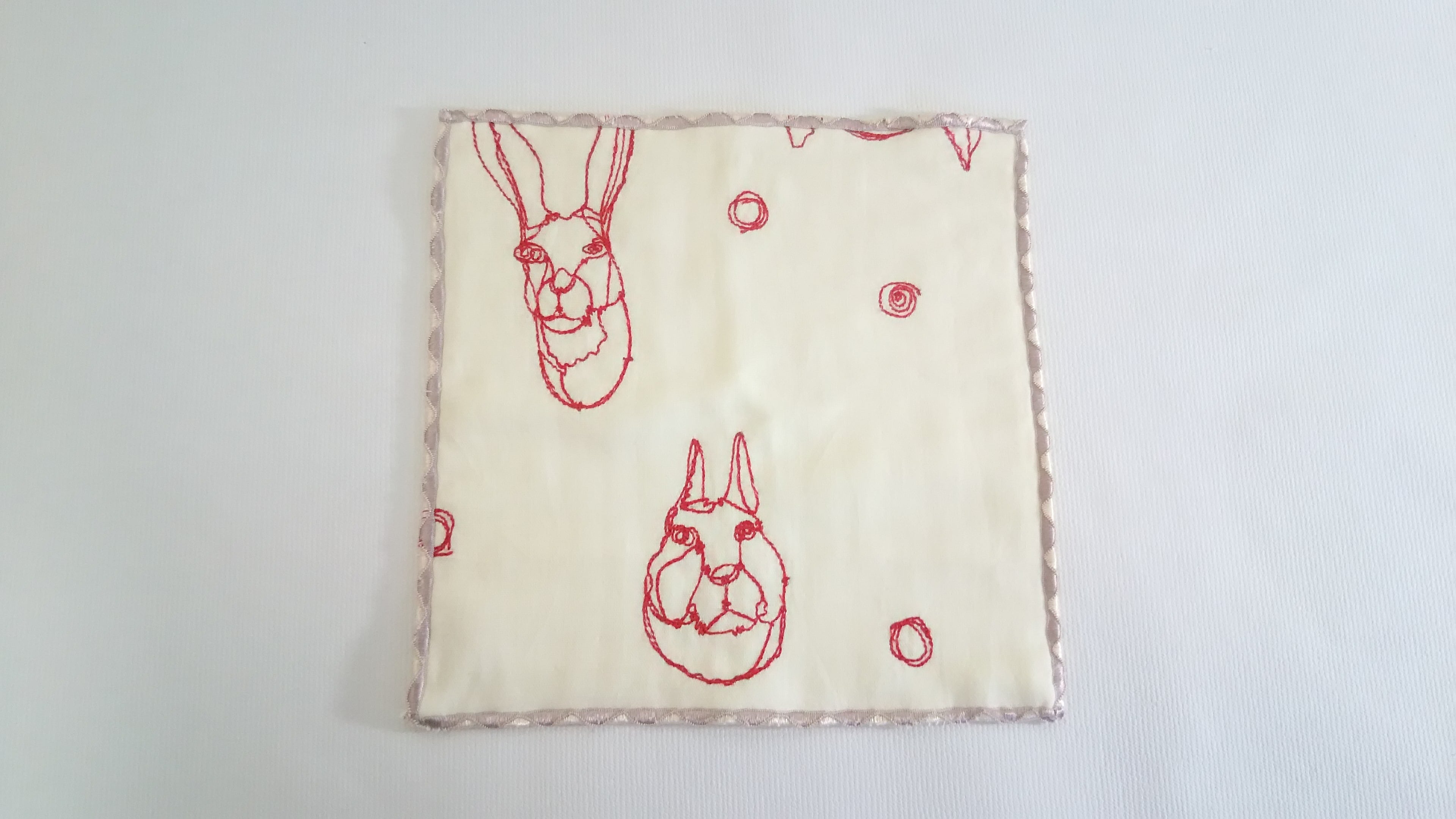 rabbit刺繍★wガーゼのハンカチ