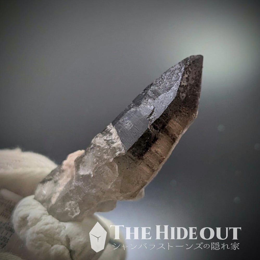 日本国産鉱物標本068 鳥取県三朝町煙水晶（スモーキークォーツ） スッ