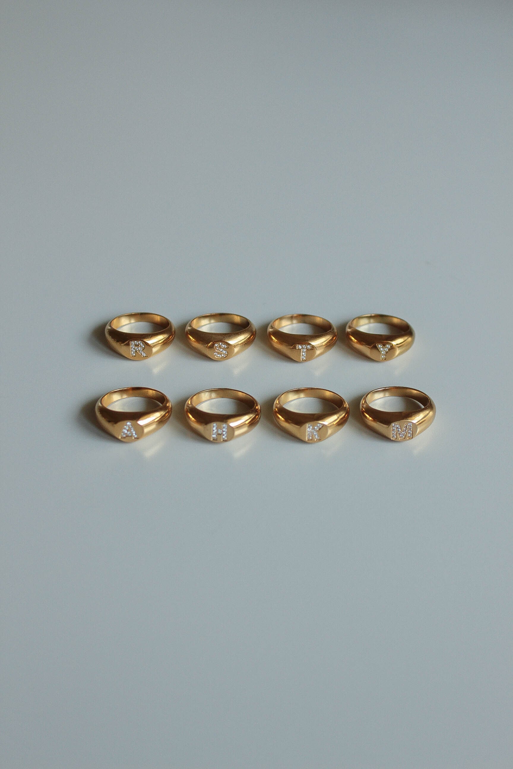 Signet Initial Dia Ring / Gold | ebine(エビネ)|金属アレルギー対応
