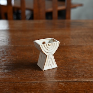 OluNoA / フラワーベース〈 花瓶・花器・一輪挿し・陶器・インテリア・置物 〉