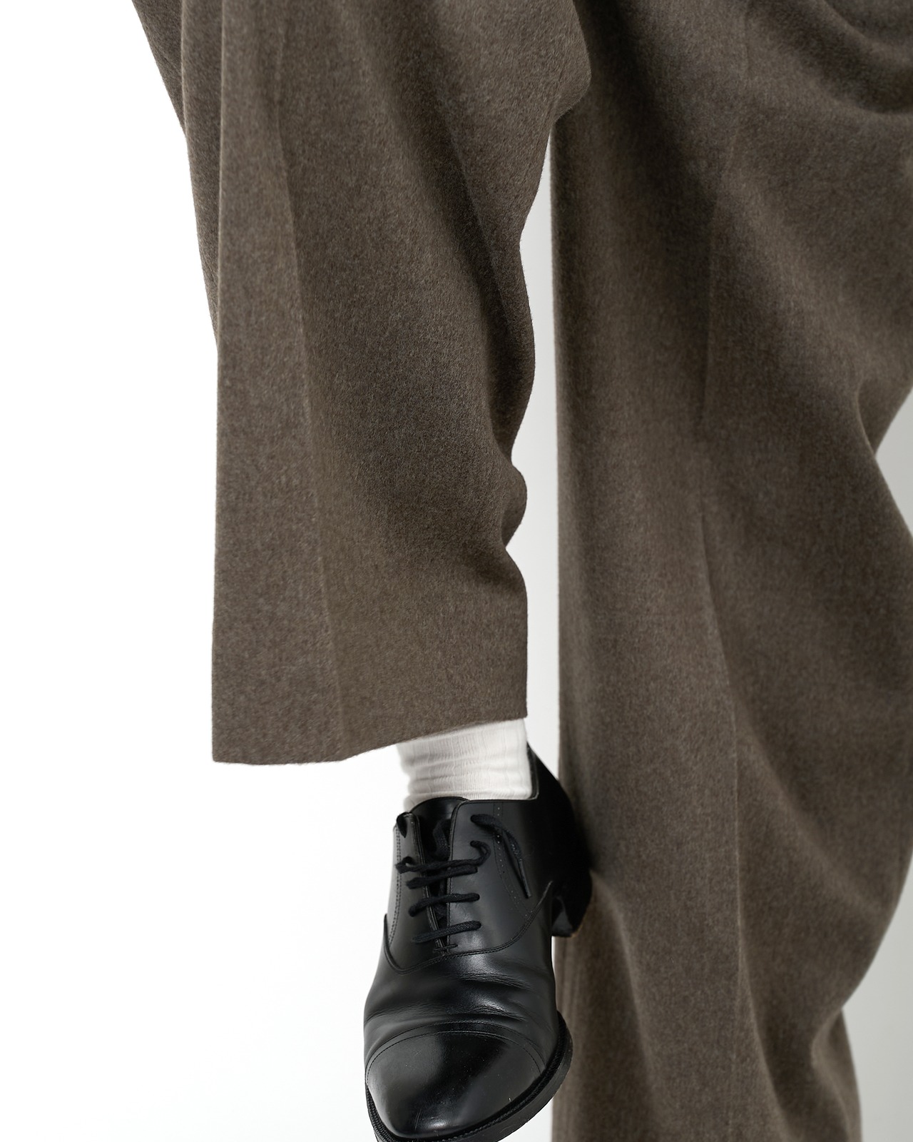 ssstein " WOOL DOESKIN LONG WIDE TROUSERS〔TAUPE〕"