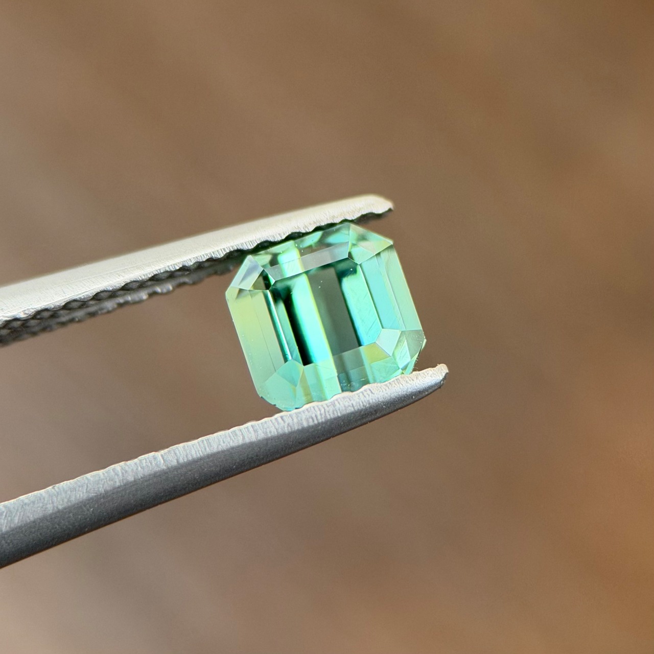 新春企画 [4] トルマリン 4.9x4.8mm, 0.75ct, アフガニスタン産