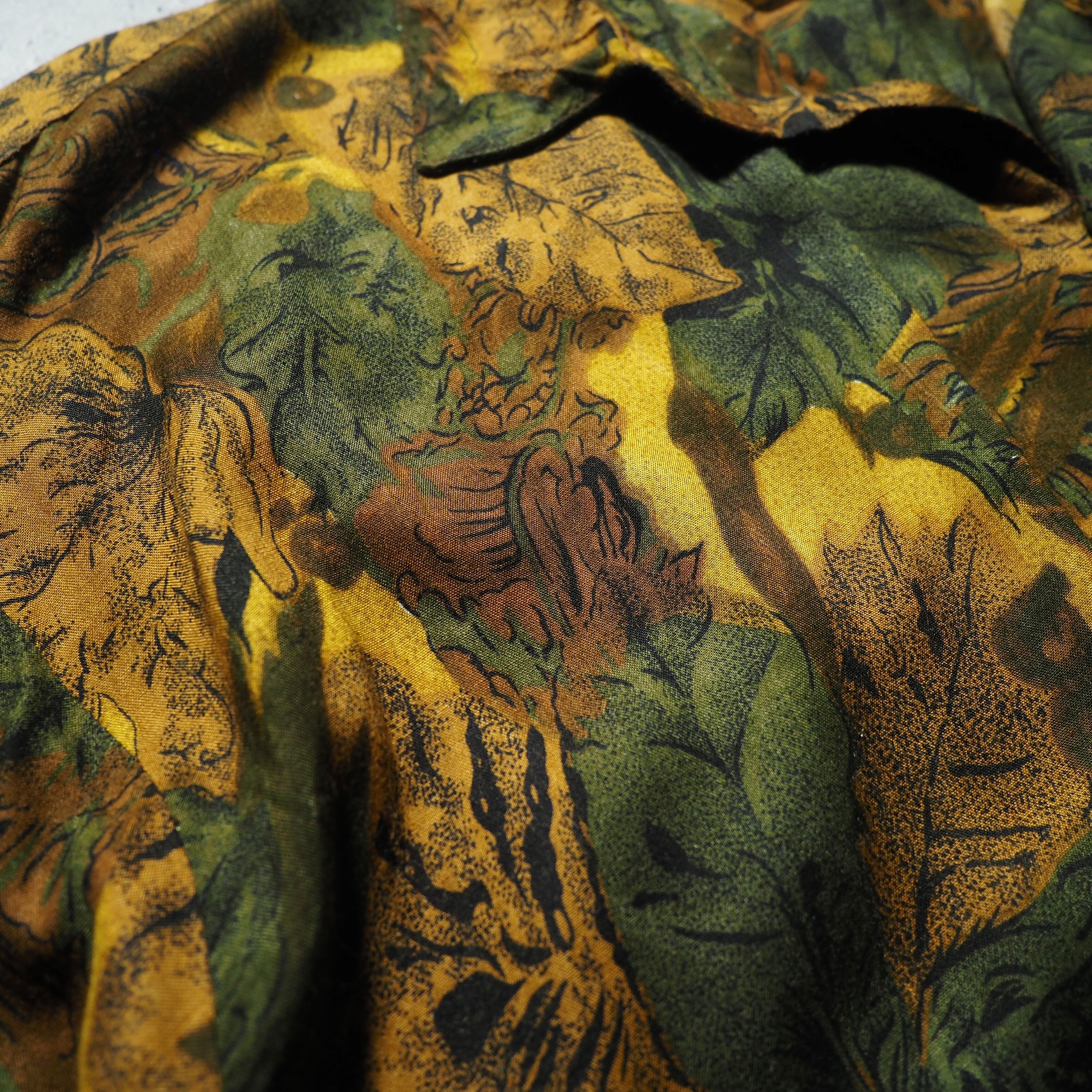 1980 - 90s Patterned all Over vintage rayon shirt