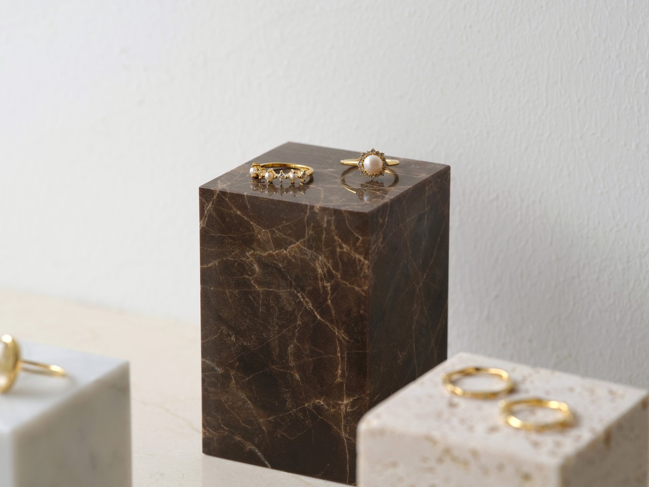 MARBLE DISPLAY CUBE - Roman Travertine × Small