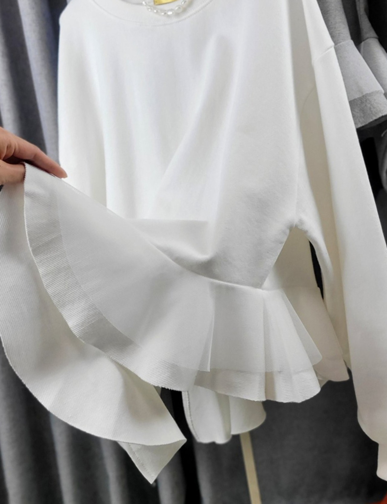 【新作5％OFF・3日間】Unbalance-Frill Sweat Tops_3colors