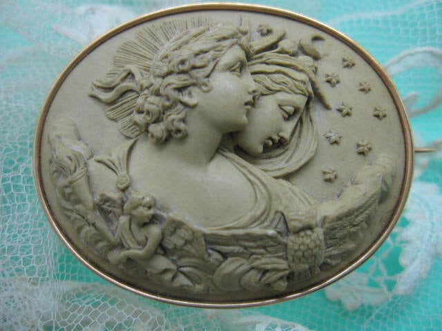 アンティーク夜の女神ニュクス ラーバカメオブローチ