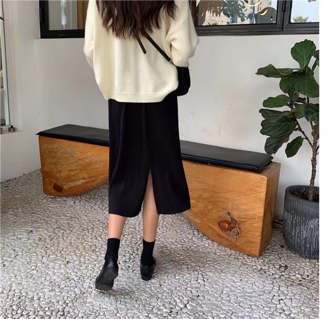 バックスリットリブニットスカート