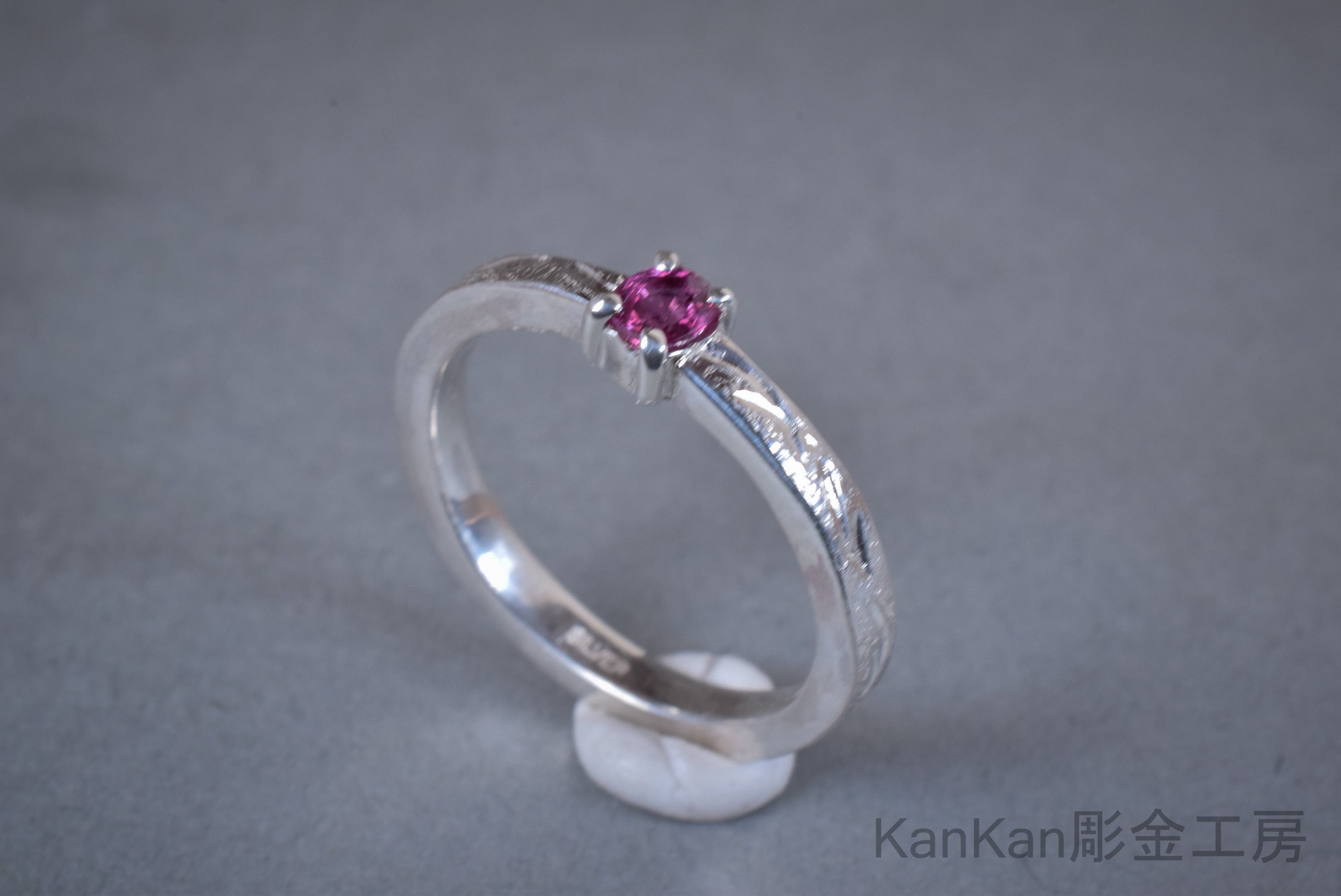 ルビーのリング