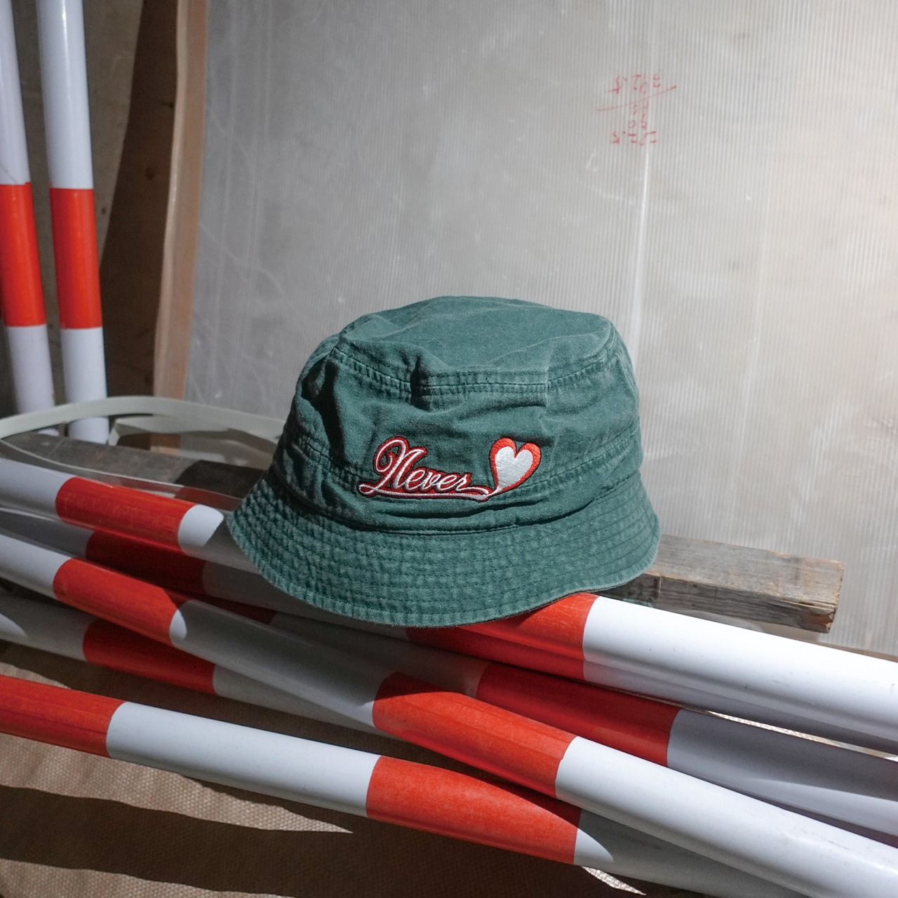 embroidered bucket hat -green-
