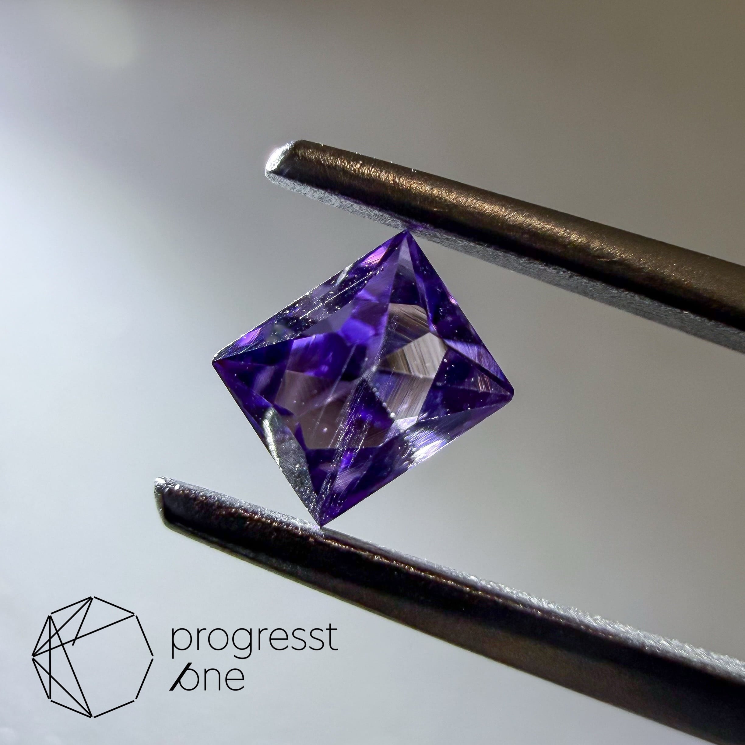 マリアライト(ﾊﾟｰﾌﾟﾙｽｷｬﾎﾟﾗｲﾄ)0.35ct | progresstone