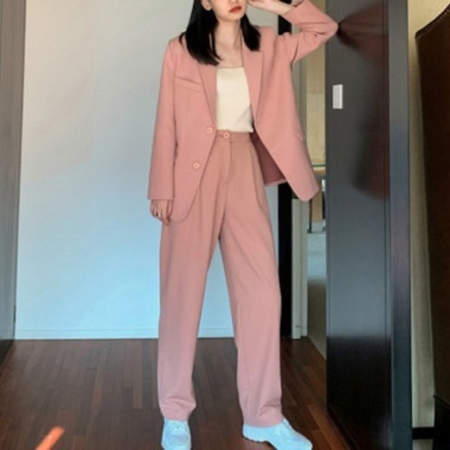 ボトムス パンツ ジャケット 上着 スーツ ストレートパンツ ロング丈 長袖 襟付き ストレート 上下セット 2点セット ツーピース 大人可愛い きれいめ シンプル 大人 上品 おしゃれ かっこいい 大人女子 こなれ感 存在感 無地 入学式 入園式 卒業式 卒園式 二次会 レディース 女性用 20代 30代 40代 オフィス ビジネス OL 通勤 学生 パーティー イベント ホテル 韓国系 ファッション コーデ スタイル 体系カバー プチプラ トレンド インスタ映え S M L XL ピンク