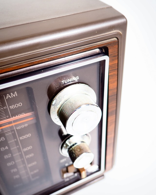 1980 sony am/fm radio