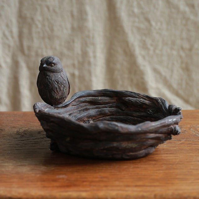 小鳥が住んでいる小物入れ 1