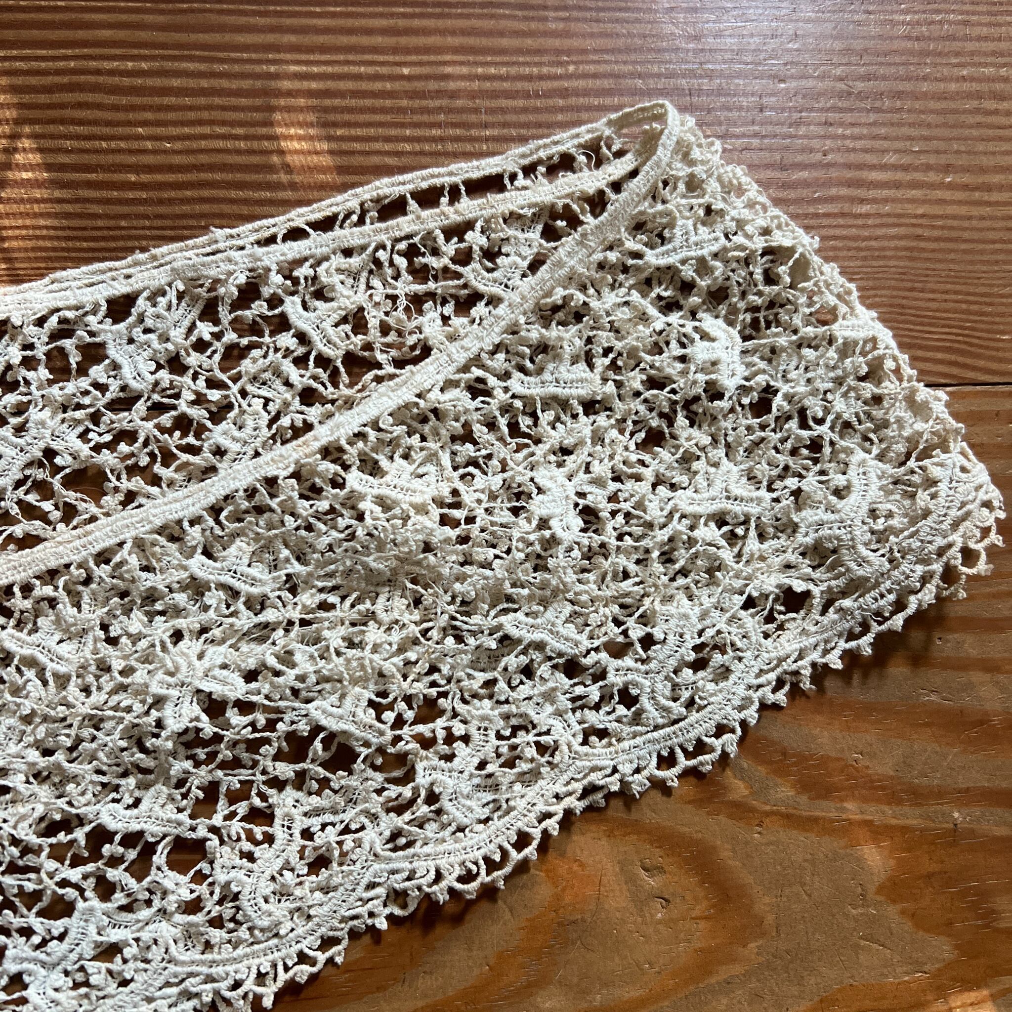 古いレース(A) ハギレ ドイリー フランスアンティーク ヴィンテージ