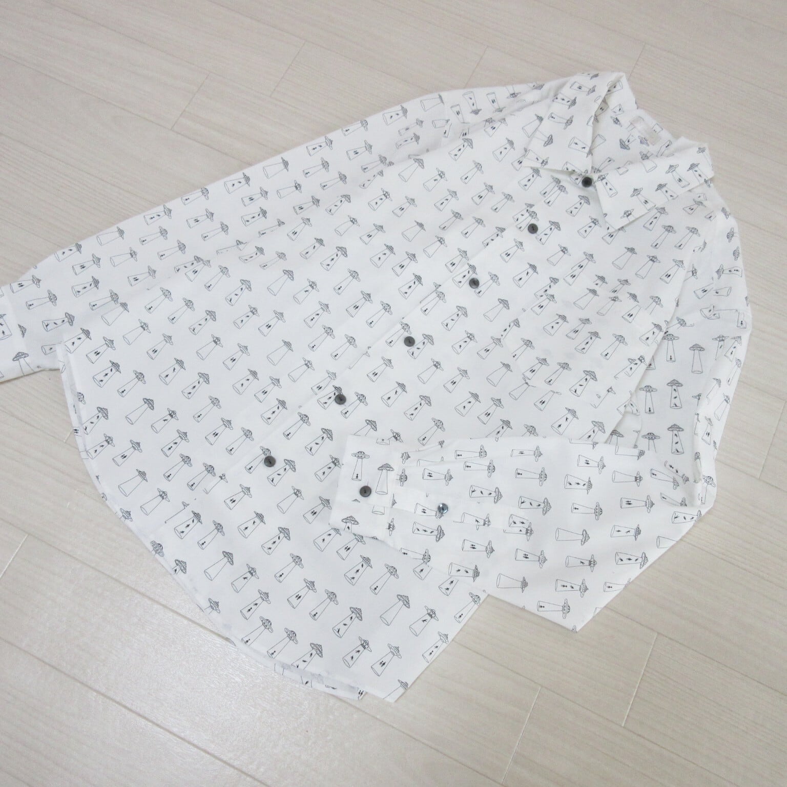 UFO白 男女兼用 総柄シャツ 長袖｜L | デンファレ｜職人が仕立てる ...