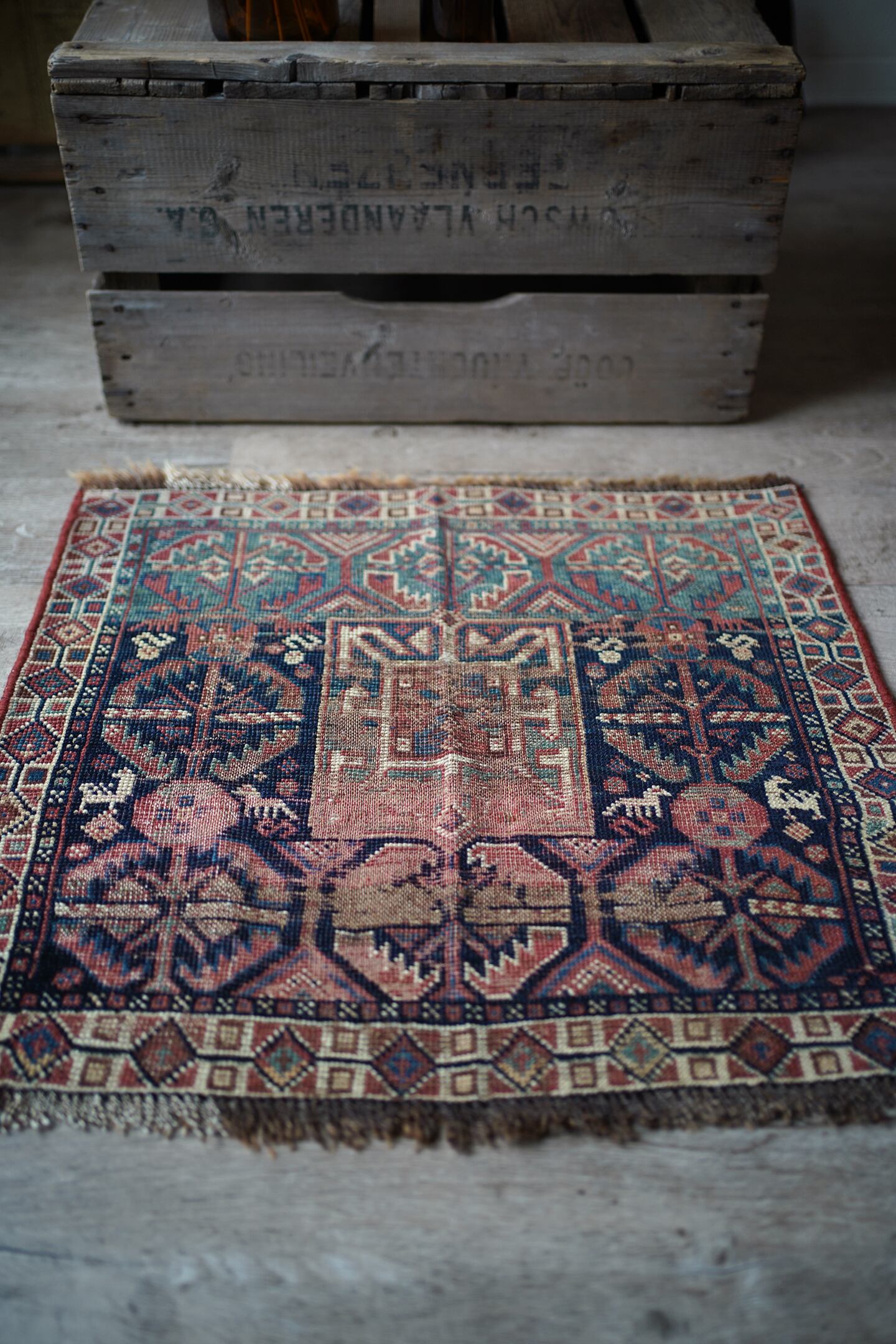 189】Antique Khamseh rug 1880's - 1900's | ヴィンテージラグ専門店