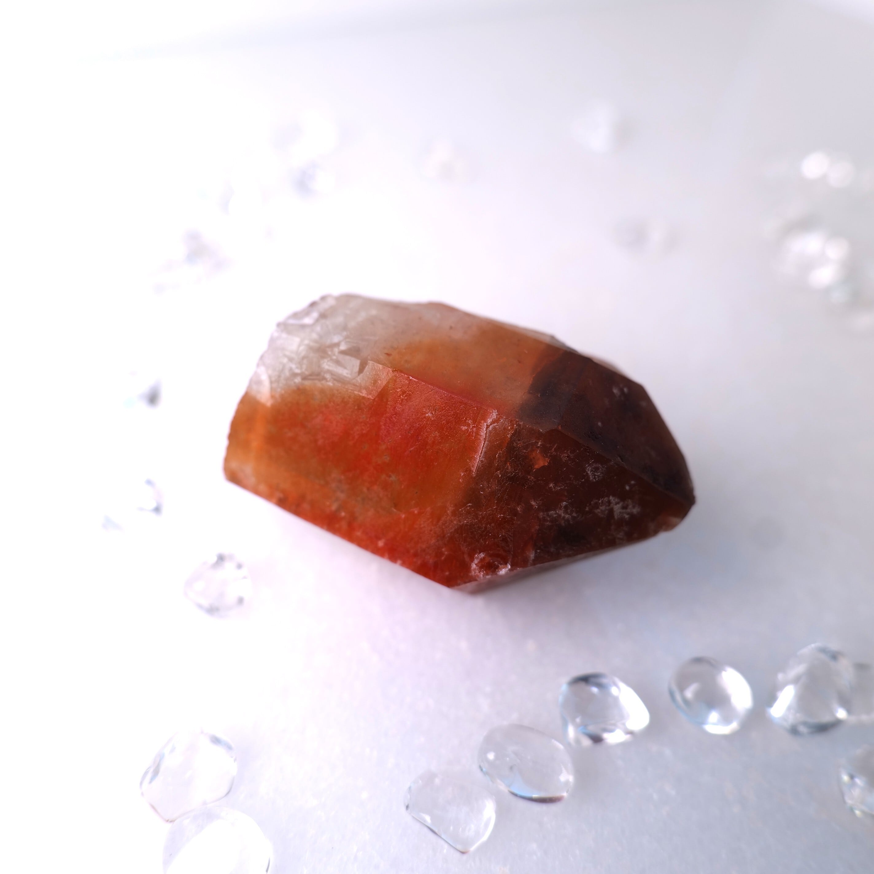 【虹色の輝きと幾重もの鉱物が織りなす、神秘の世界を宿す希少水晶】ELOクォーツ（ドリームコートレムリアンシードクリスタル）A　ポリッシュポイント70　G20_7