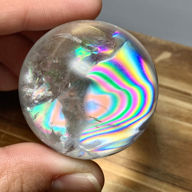 4.広範囲美レインボー☆アイリスクォーツスフィア・台座付き