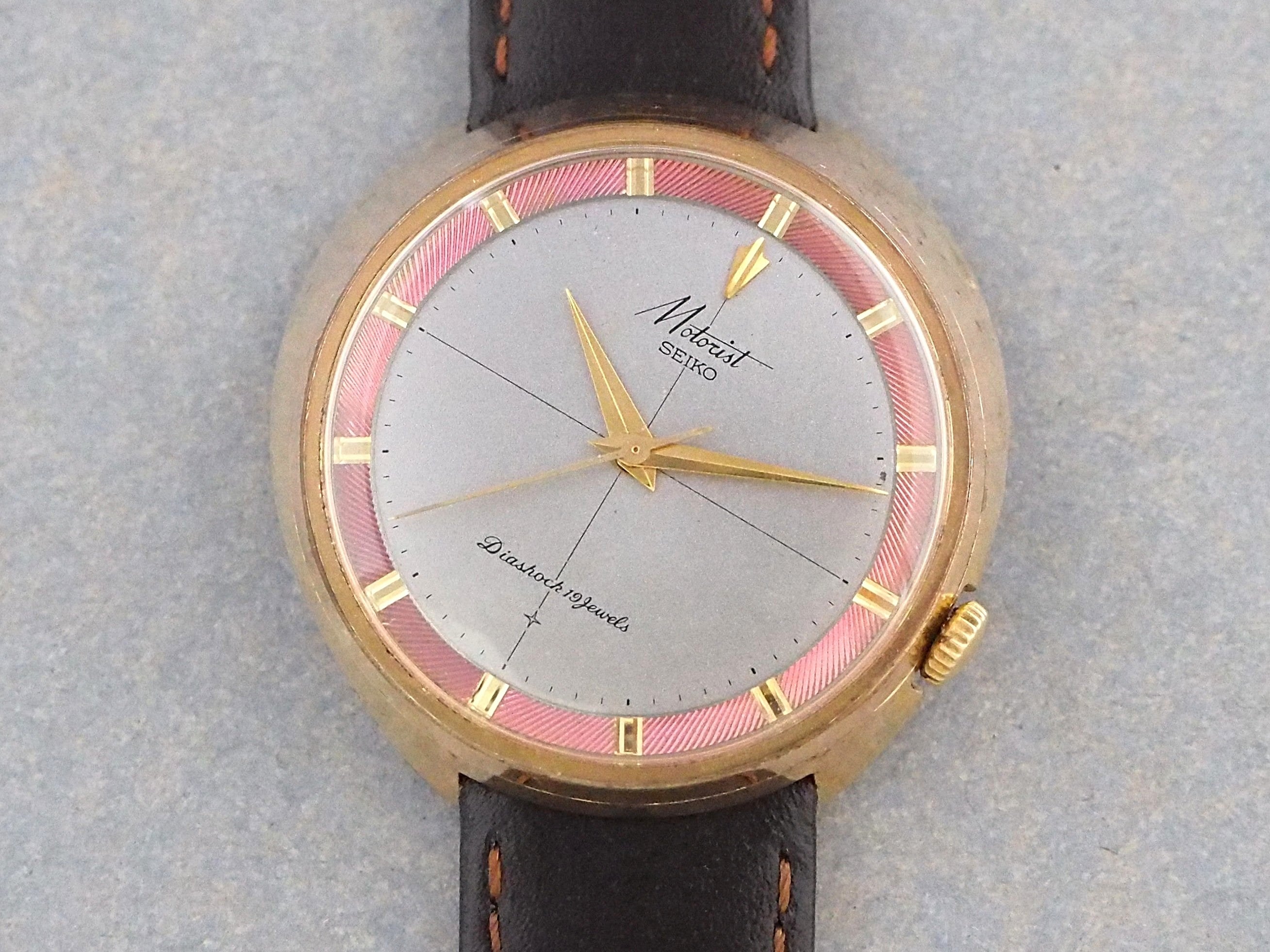 L o'clock