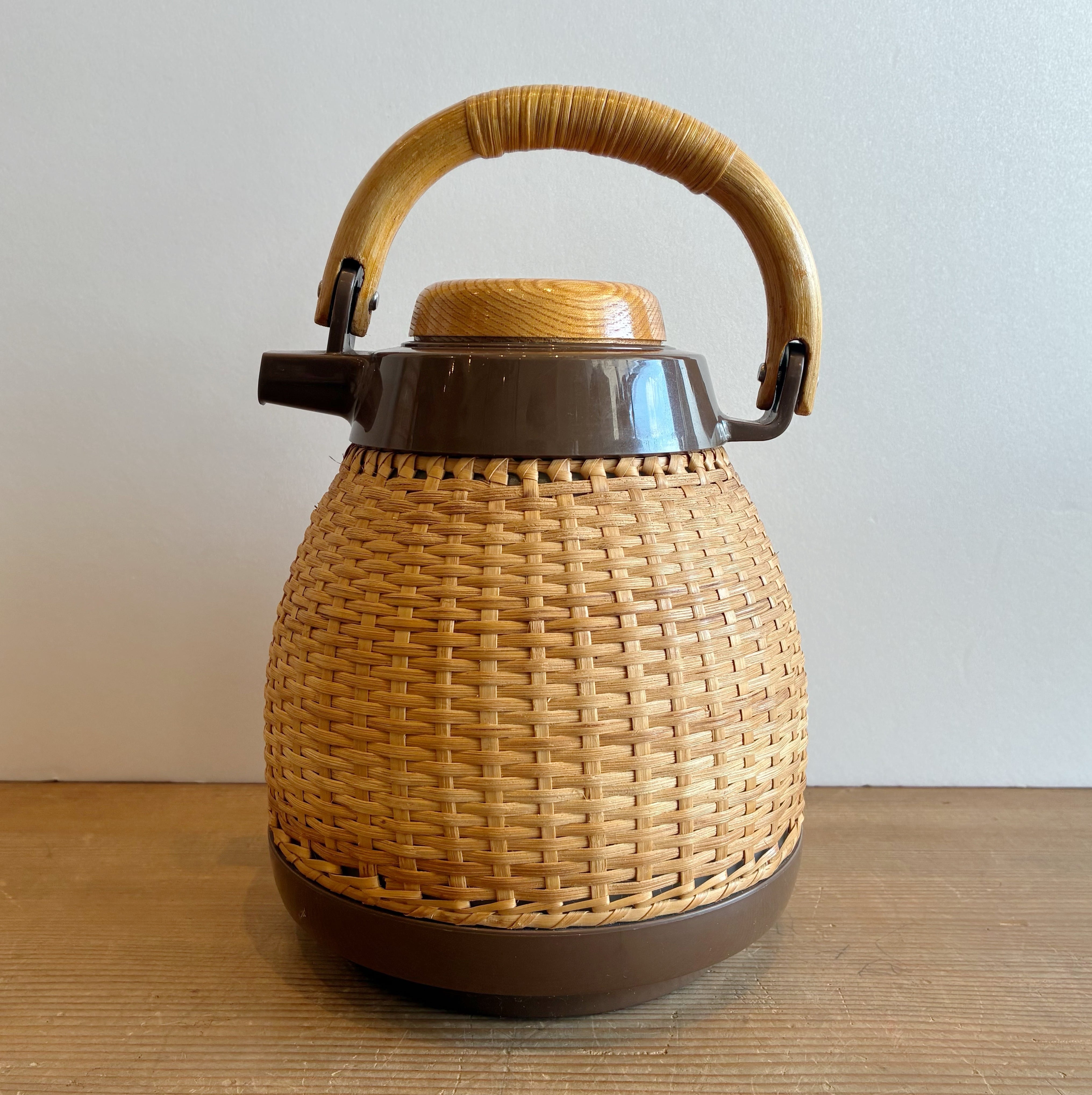 象印藤編み魔法瓶
