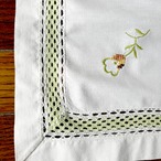 テーブルマット　花刺繍　若草色刺繍　スクウェアマット　フランスリネン　 12cldi33-2