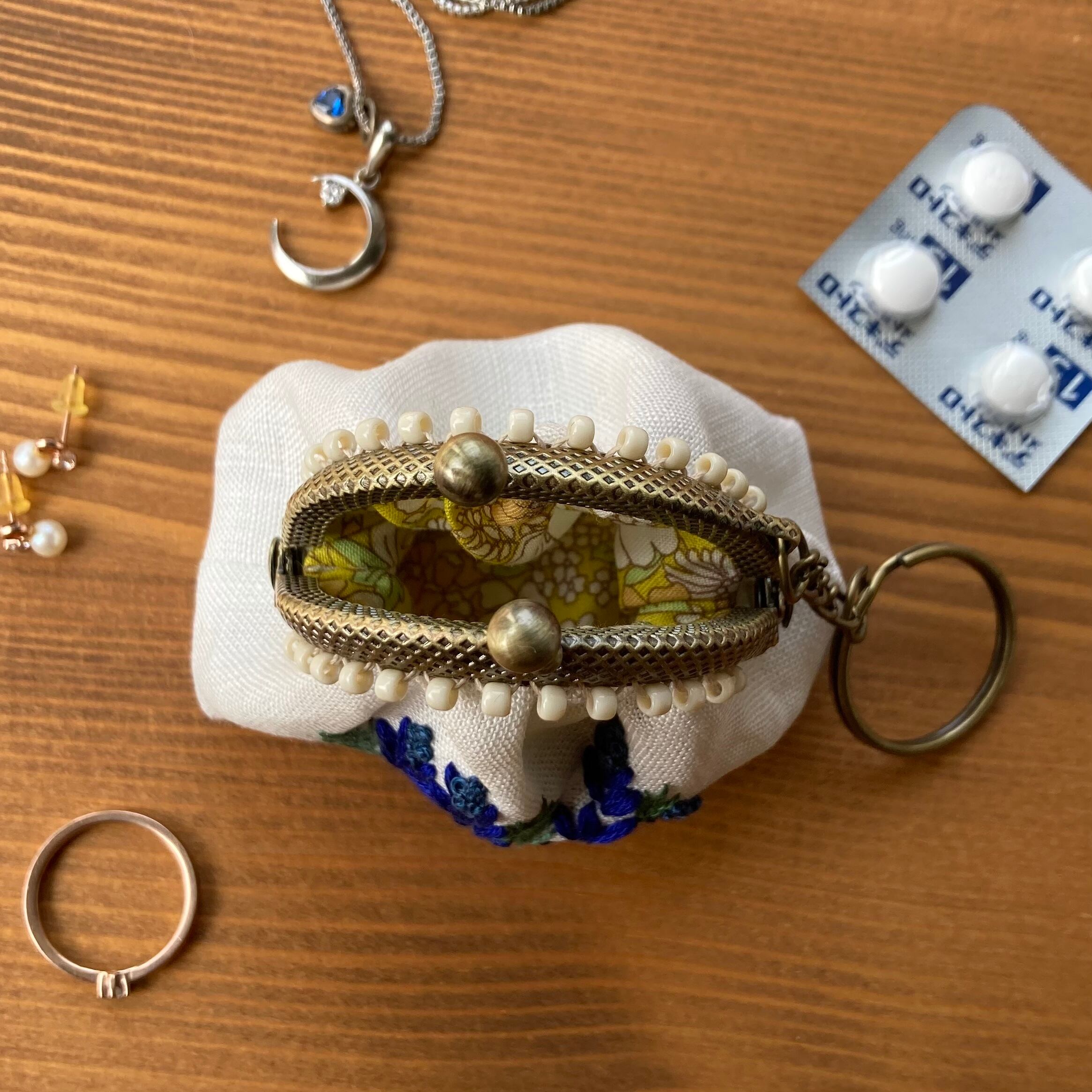 青い花の小物入れ | あきのかぜ