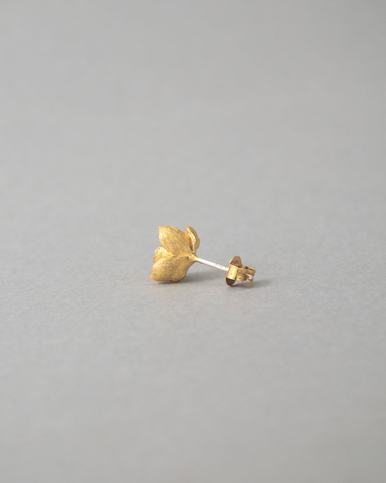 〔K18YGP〕茉莉花 ピアス