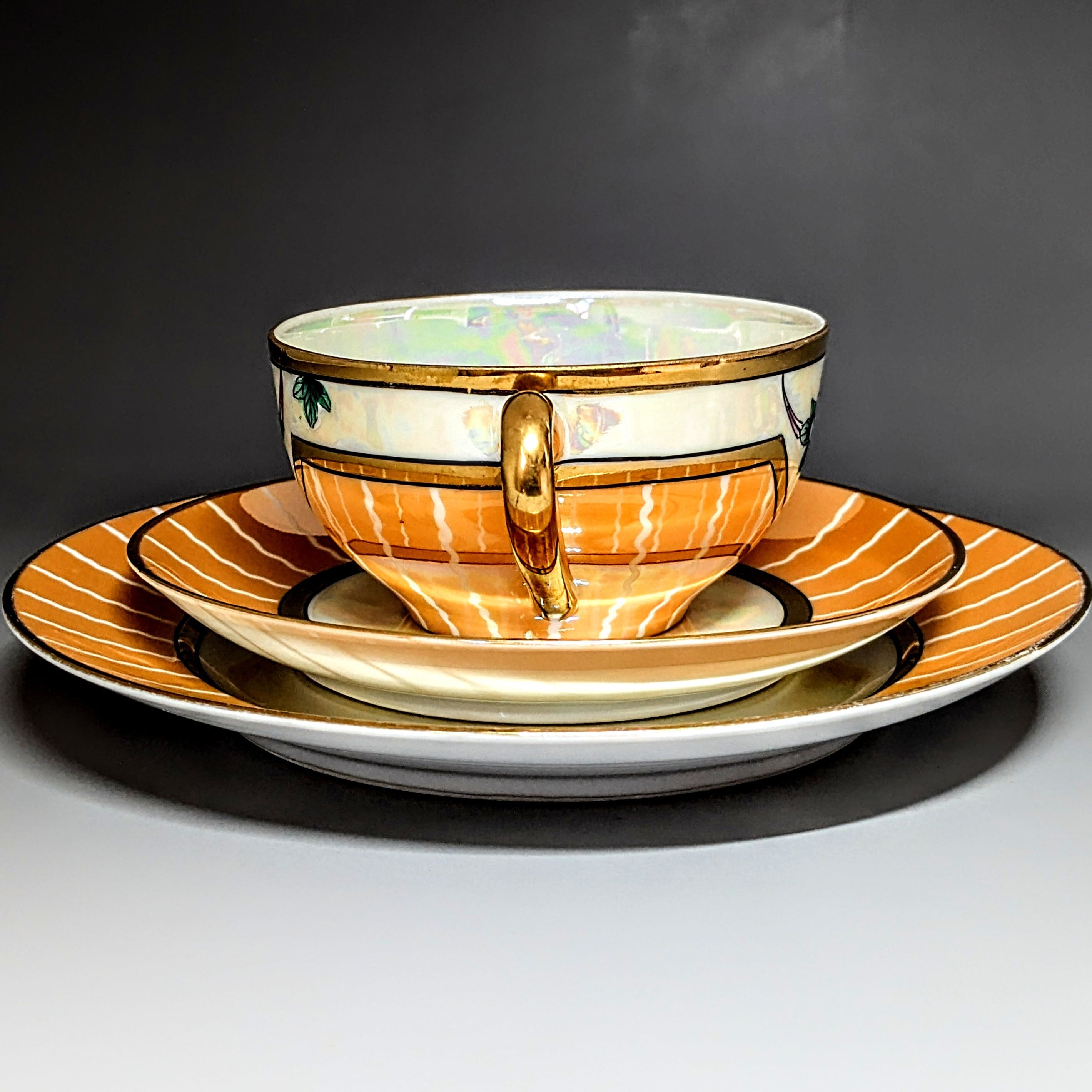 オールドノリタケ アールデコ期大銘品！金彩虹ラスター花籠絵図キャビネット トリオ オールドノリタケ アールデコ期大銘品！金彩虹ラスター花籠絵図