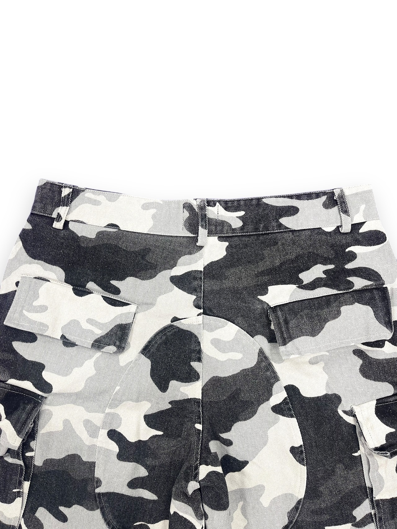 【PLANET STUDIO】Glitter Snow Camouflage Jorts