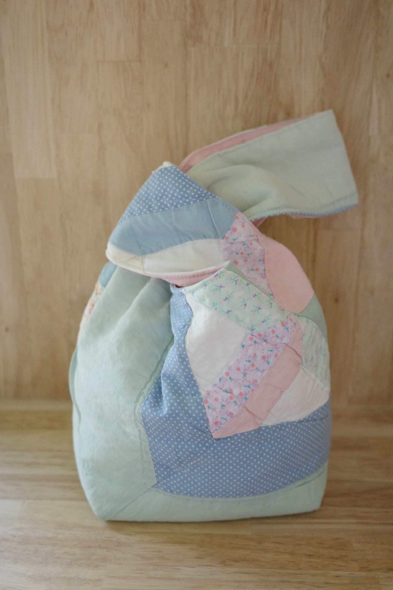 Handmade quilt knot bag
