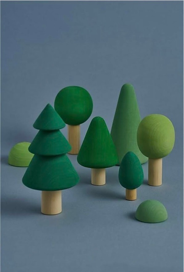 radugagrez　ラドガグレ　Forest 　フォレストセット　木のおもちゃ　知育玩具　ごっこ遊び　おしゃれインテリア　誕生日プレゼント　ギフト　木のぬくもり　スタッキング　積み木　インテリア雑貨　輸入雑貨raduga grez wooden trees  木のおもちゃ　知育玩具