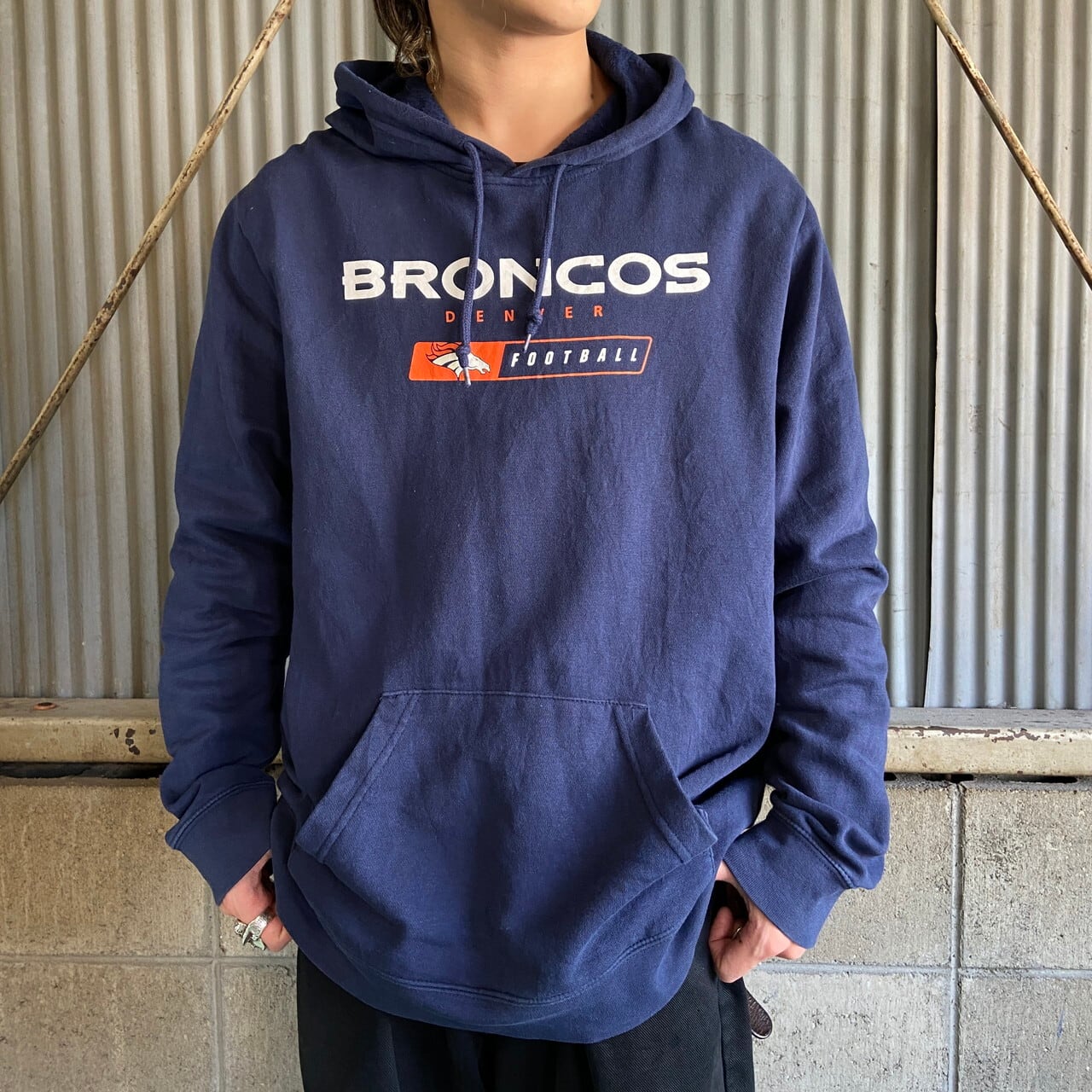 【くすみカラー、ビッグ刺繍ロゴ】NFL BRONCOSスウェット90s 緑