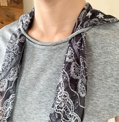 スカーフ付き フレンチスリーブプルオーバー