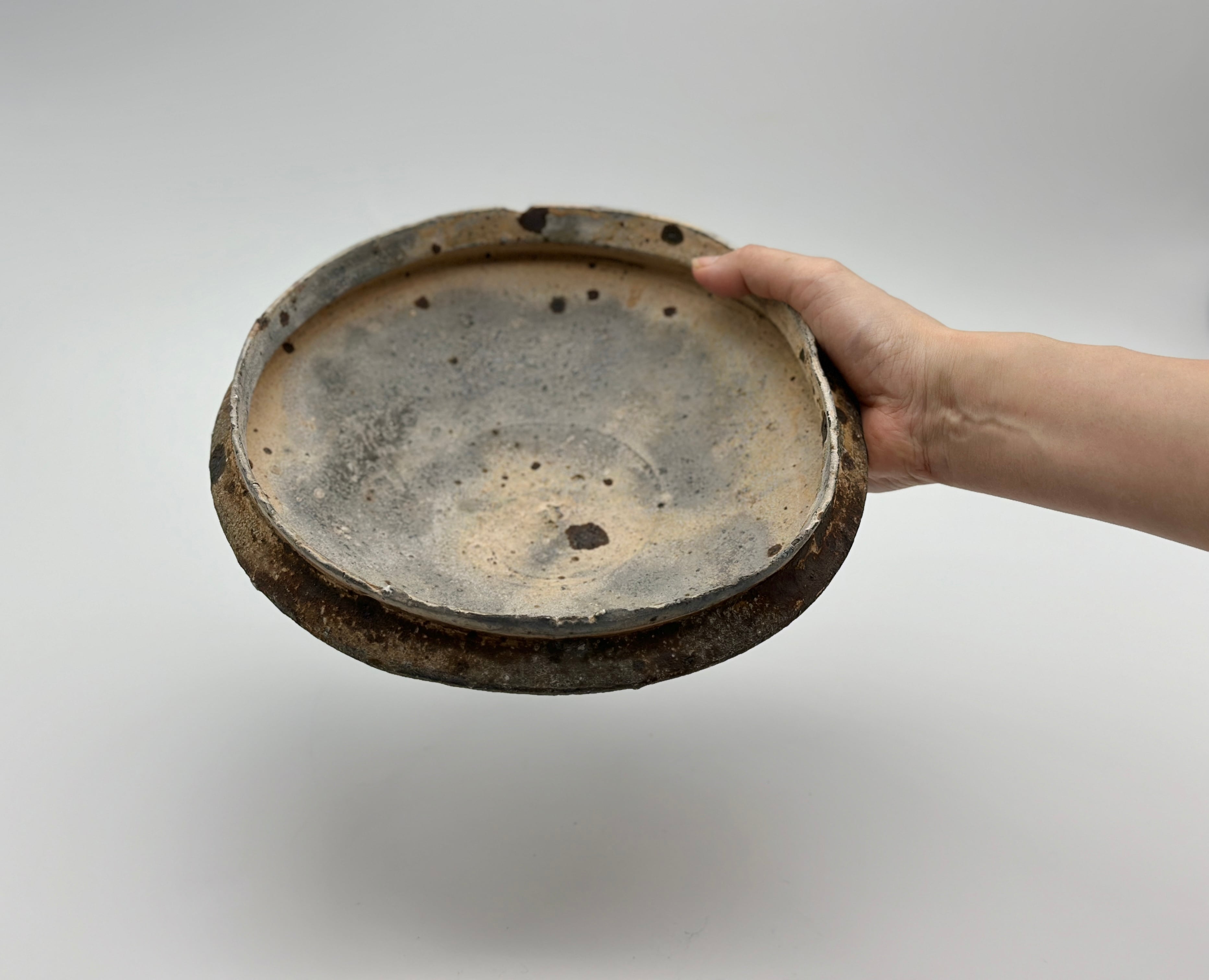 古い焼き物　陶器　　瓦素材か 補修用瓦 三州陶器瓦 J形桟瓦 4枚1セット ハイシルバー色 | カミセイ