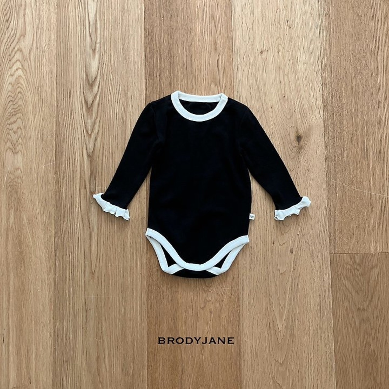 韓国子供服 / 26Autumn / 〖取寄〗Brodyjane / ココフリルベビースーツ / ベビー服 / 赤ちゃん服 / ロンパース *S/M*