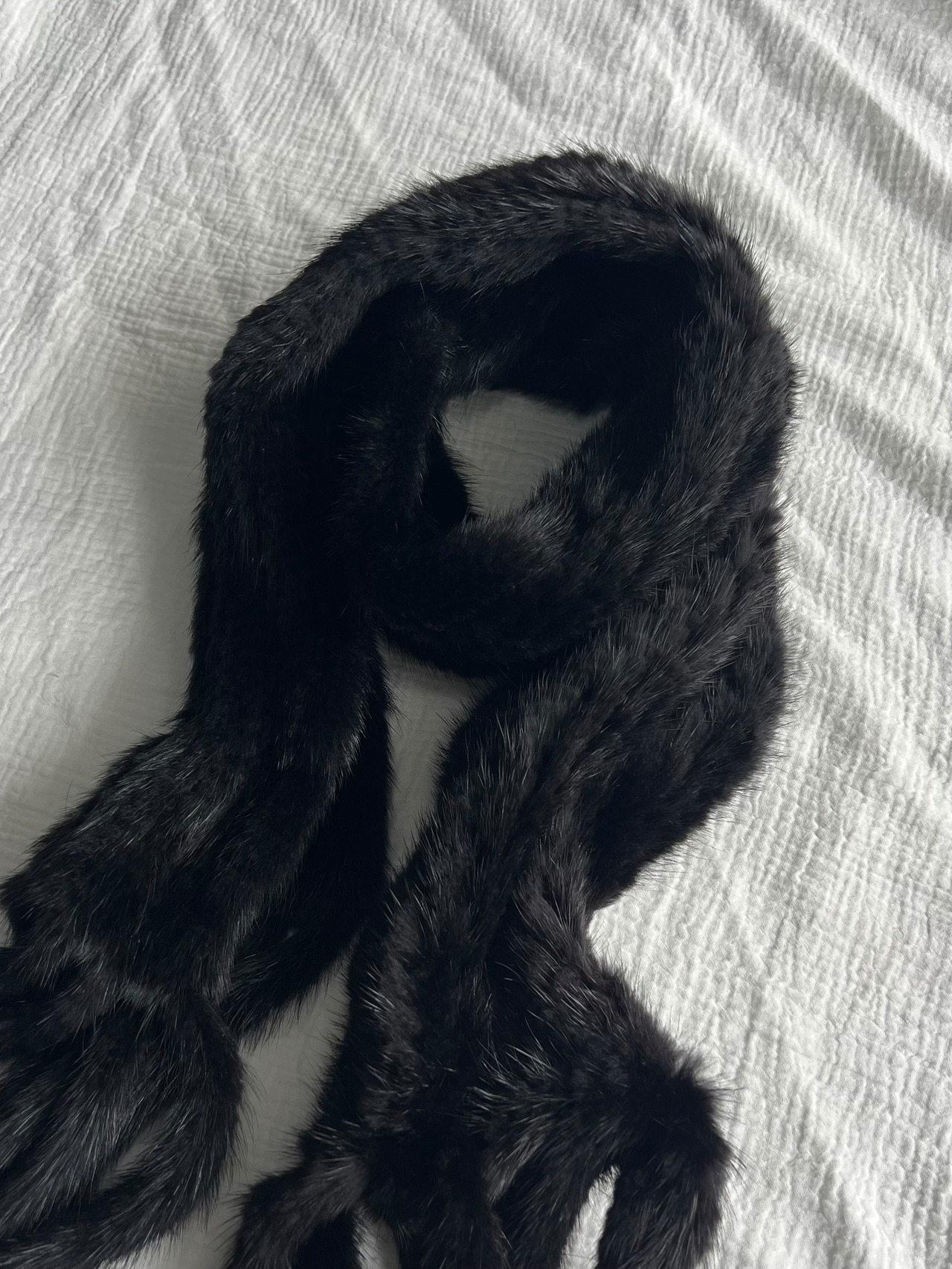 "unknown" Black Fur Muffler