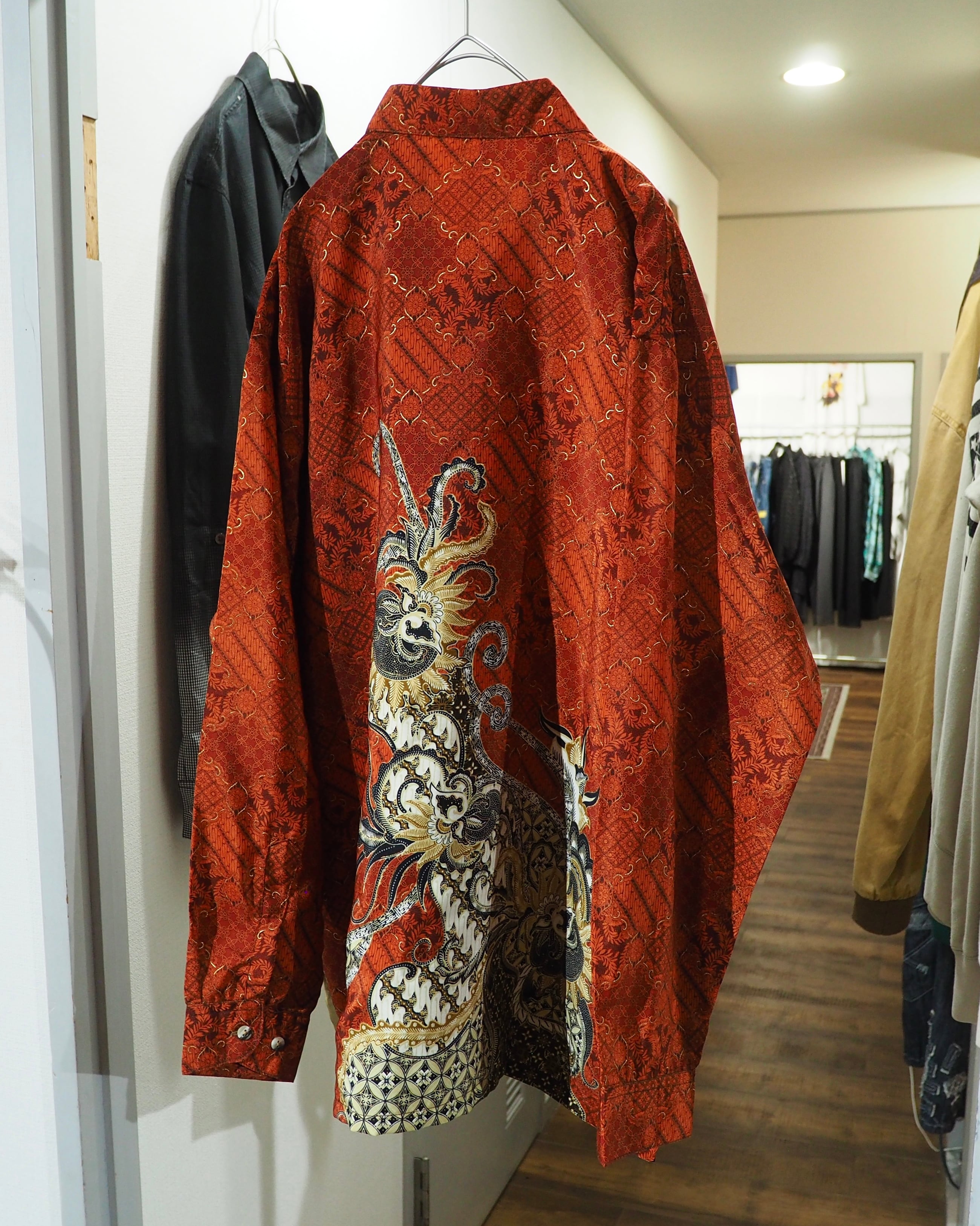 " 絢爛 " Beautiful Oriental Batik Flower Pattern Vintage Drape Loose Shirt