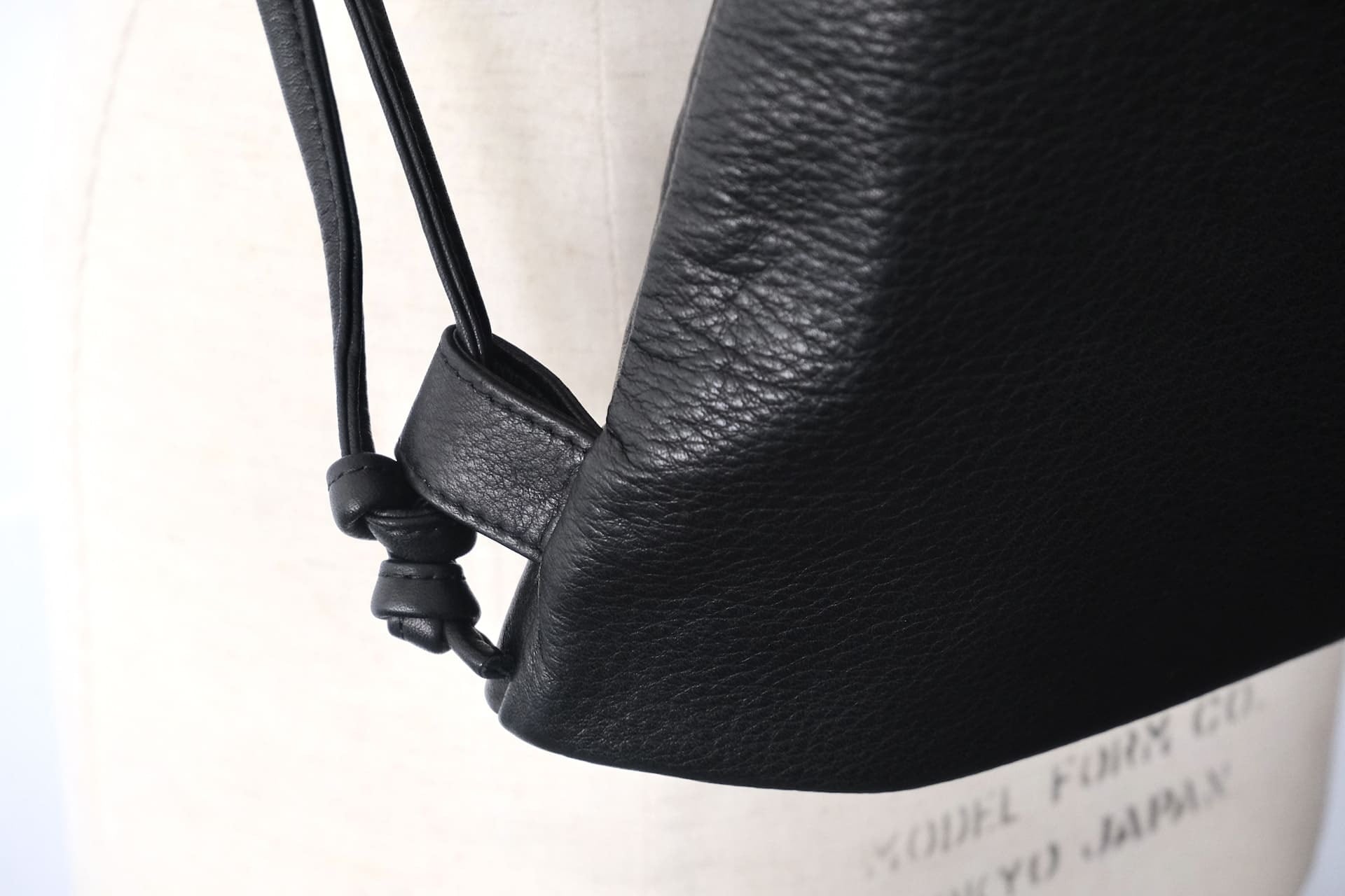FUJITO Leather Knapsack Black | Directors Web Shop