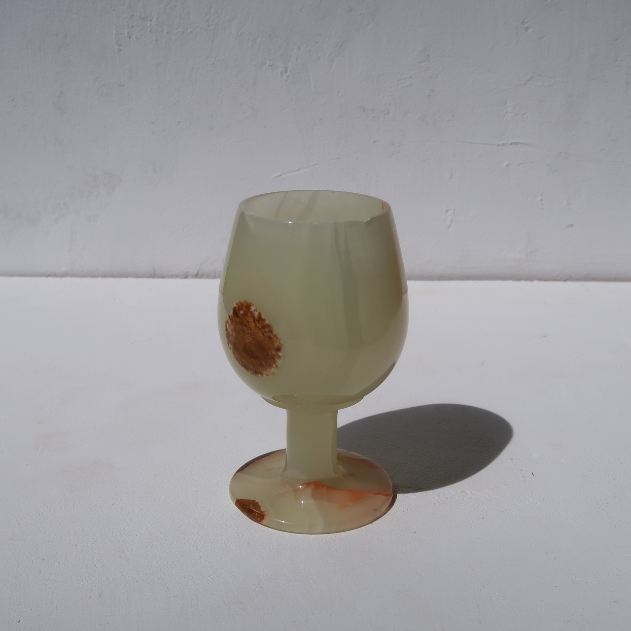 グリーンの石のゴブレット