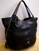 レア★GIVENCHY ジバンシィ ティナン ユニセックス レザートートハンド バッグ 黒★ジップ開閉で表情が変わるGIVENCHYのファントムモデル♪