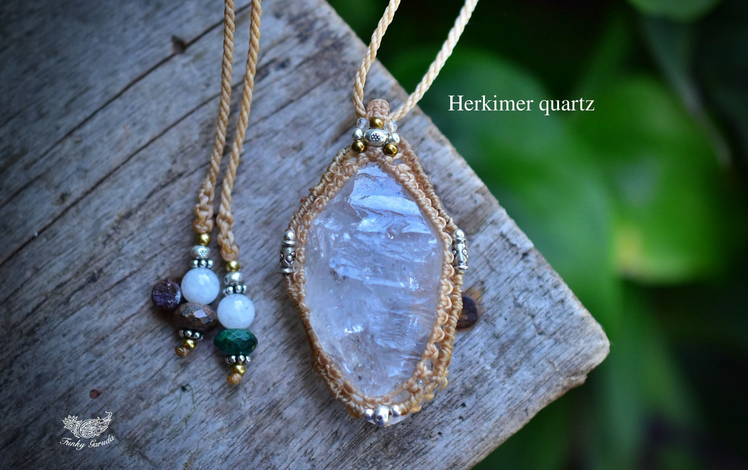 虹入り★ハーキマー水晶 原石 マクラメペンダント hky002