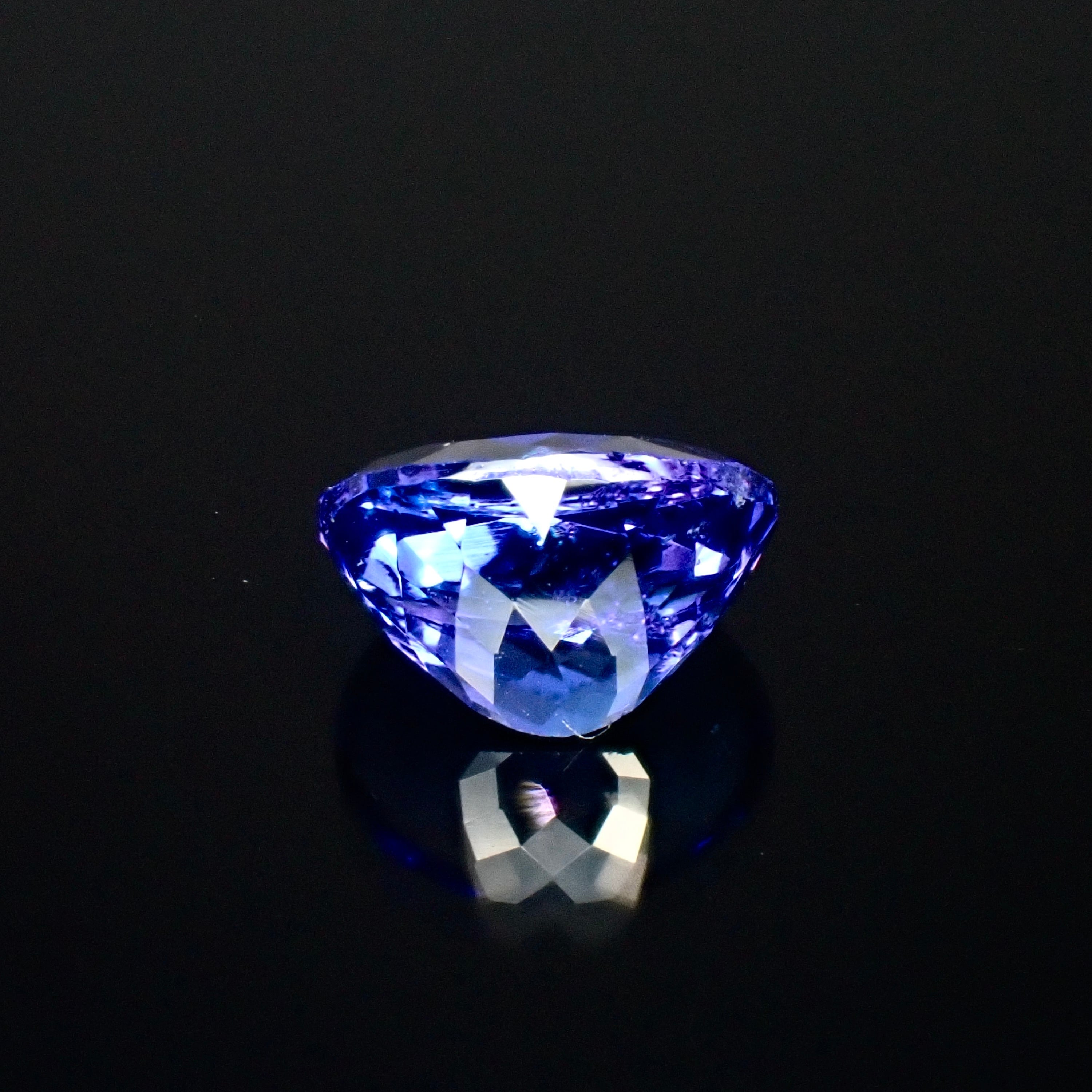 煌めく夜空色の宝石 1.6ct 天然 タンザナイト | Frederick's