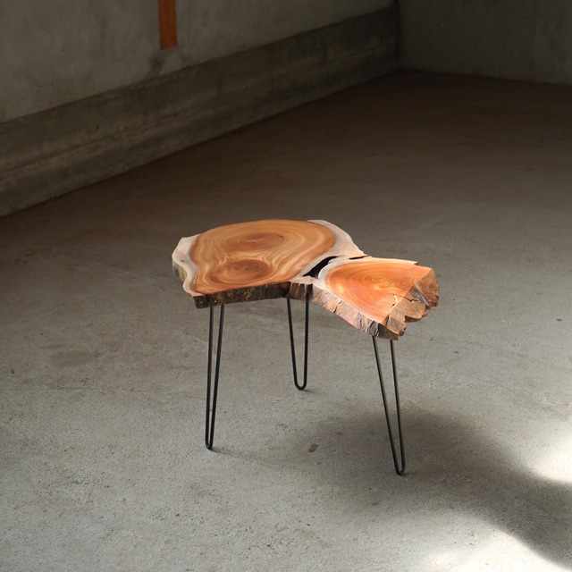 欅の端材の一枚板　コーヒーテーブル（高さ・カラー変更無料）