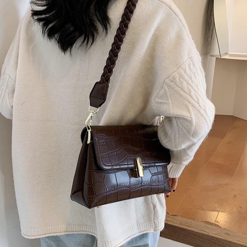 秋冬レトロスモールバッグレディースバッグ2020新しい流行のファッションワイルドインメッセンジャーバッグネットレッドワンショルダーアームピットバッグ Tiancai_Wing_Bag9978845785