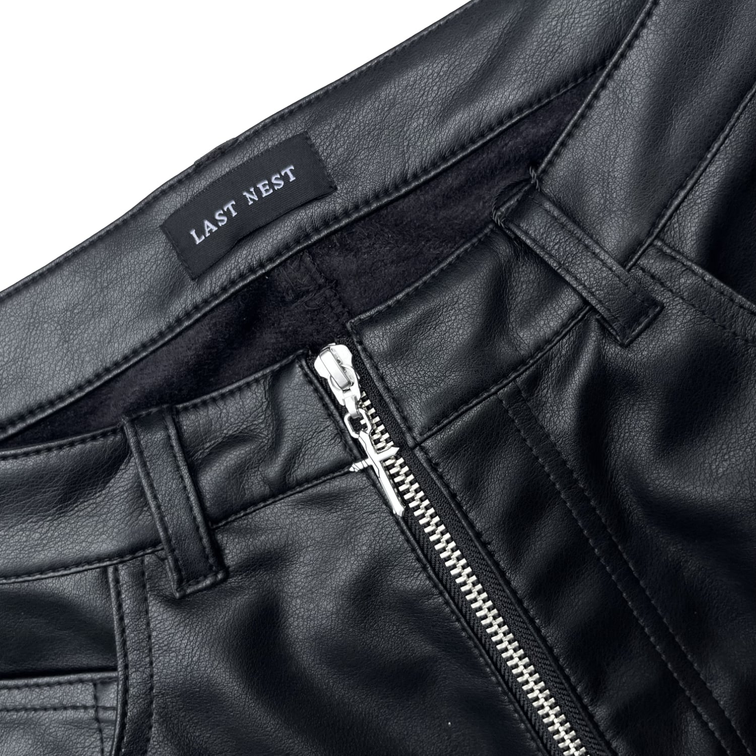 LAST NEST レザーパンツ LAST NEST(ラストネスト)商品ページ - Baggy Leather Cargo