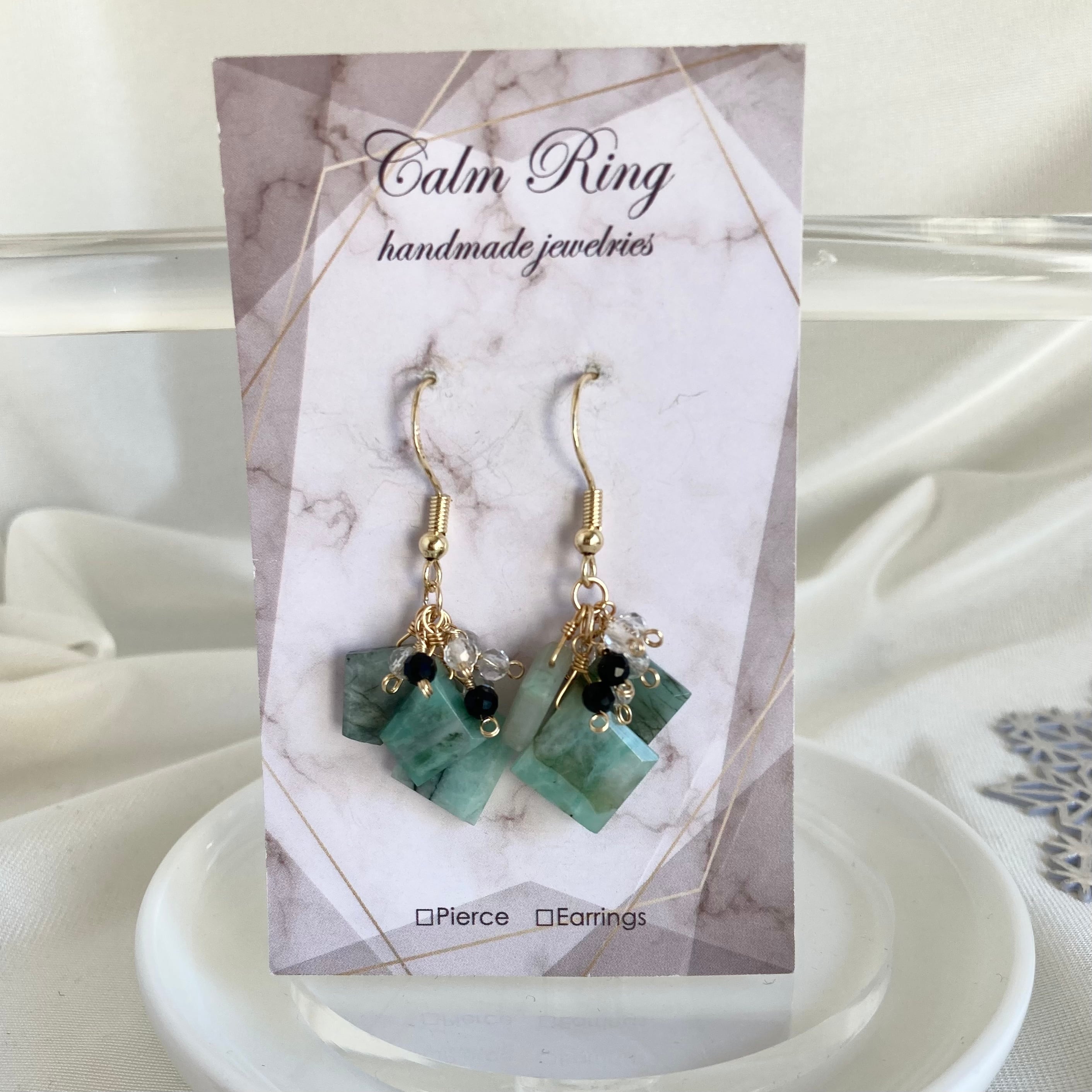 【新作】天然石 エメラルド ラフカット 14kgf ピアス