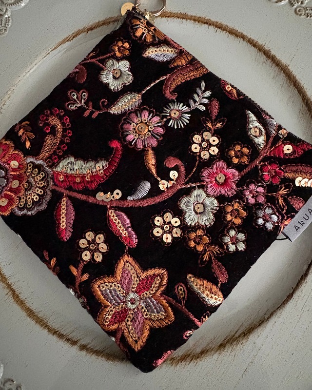 刺繍ファブリック スクエアポーチ