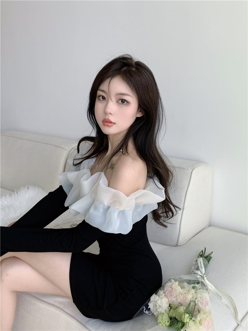 フリルシアードッキングオフショルダー長袖ミニワンピース