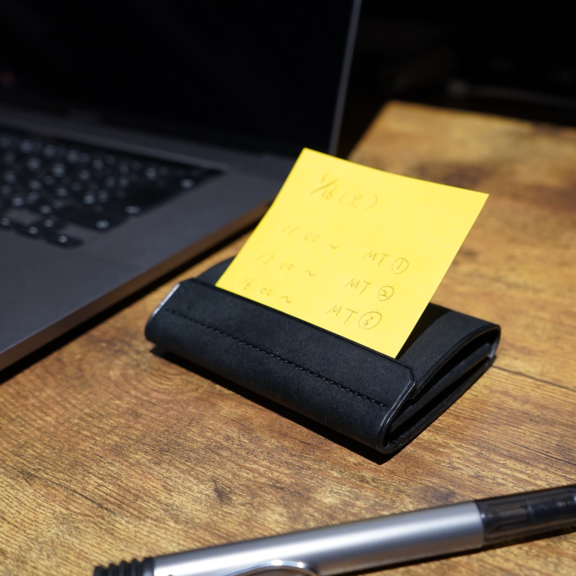 送料無料]「名刺が立つ。次世代名刺入れ」L-stand Compact / graffi