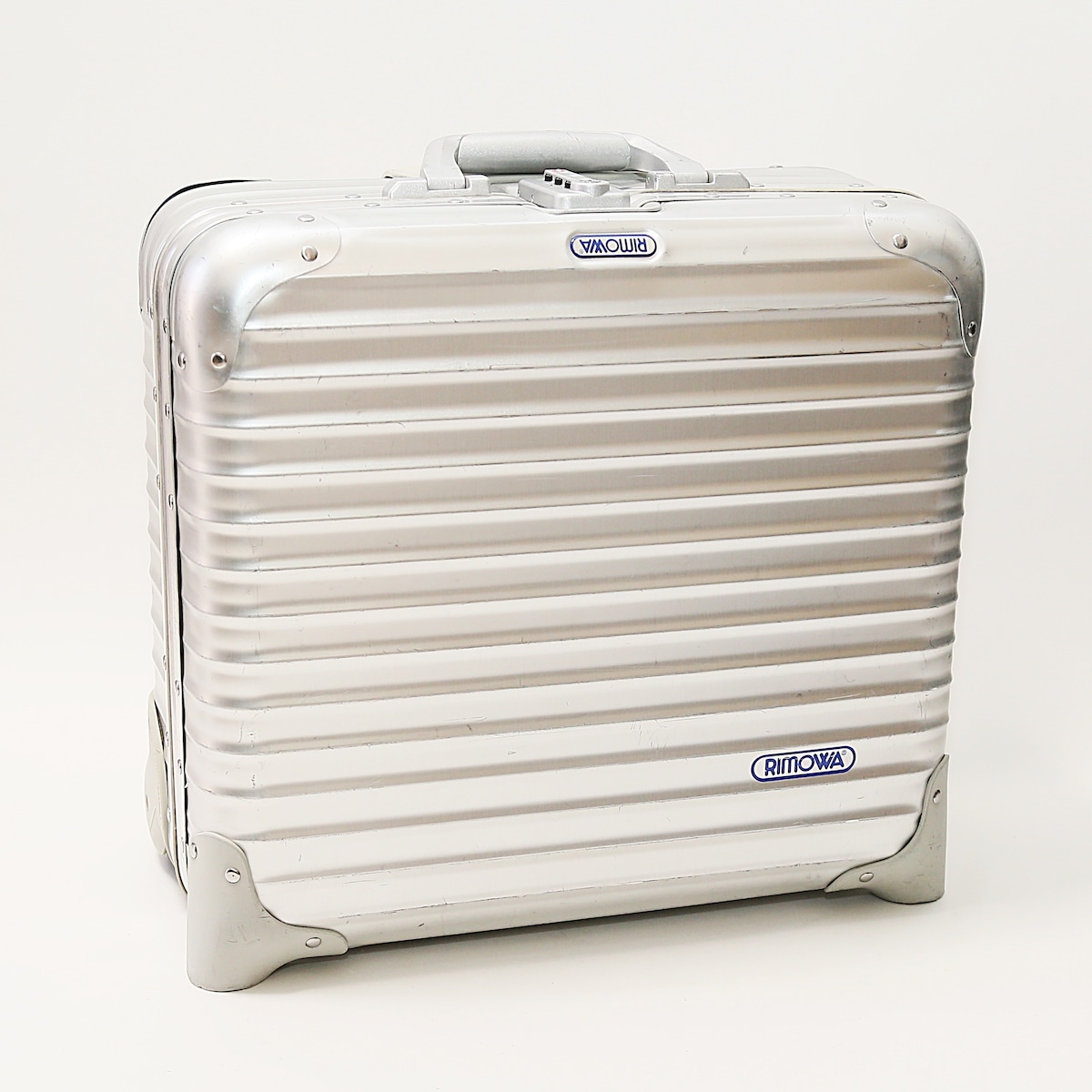 ☆リモワRIMOWA☆機内持込可 トパーズ ビジネストローリー スーツ 